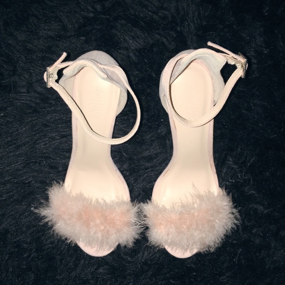 High heels - Picture 2 of 2